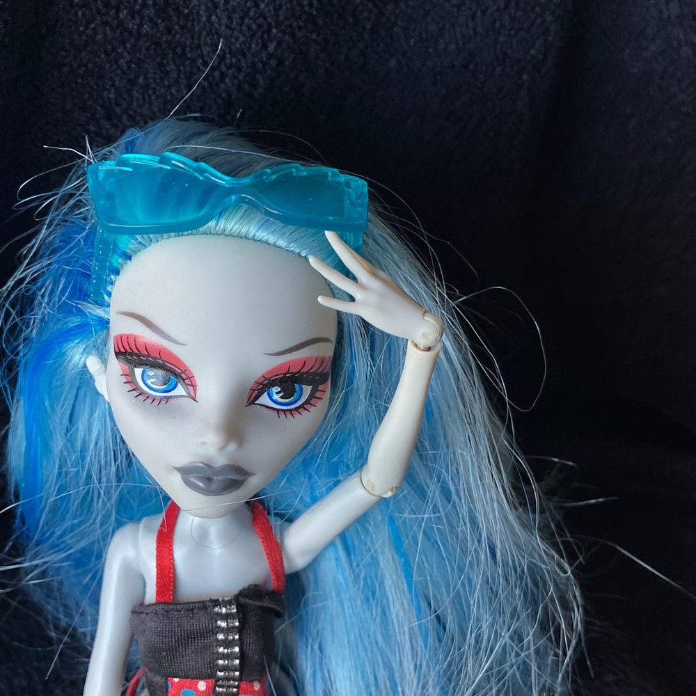 Vintage Monster High doll, Ghoulia Yelps,